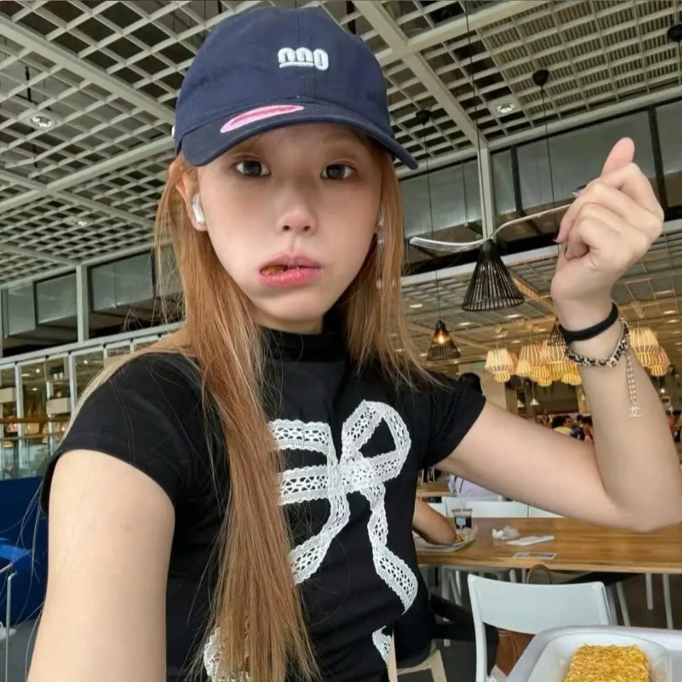 分手后，我带前女友上热搜